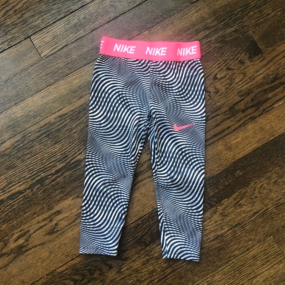 Girls Nike leggings
